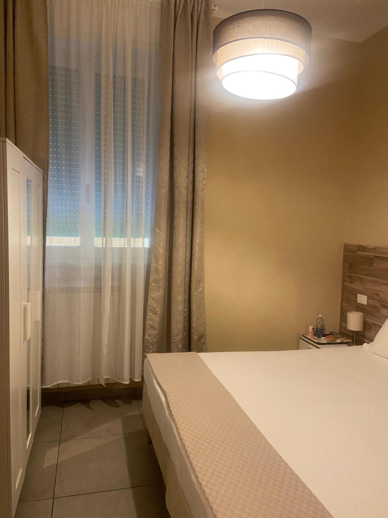 Paradise Inn Livorno Bagian luar foto