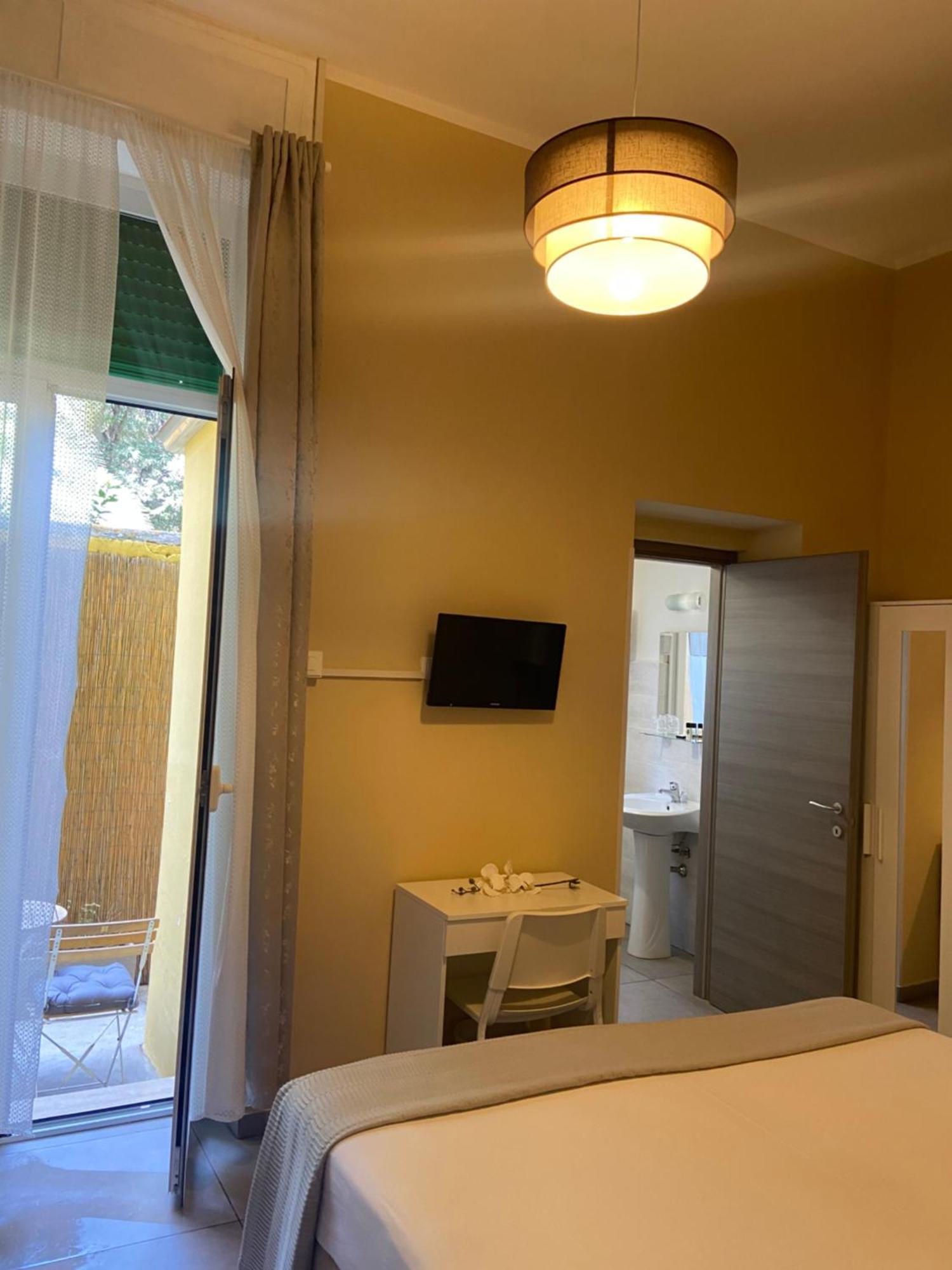 Paradise Inn Livorno Bagian luar foto