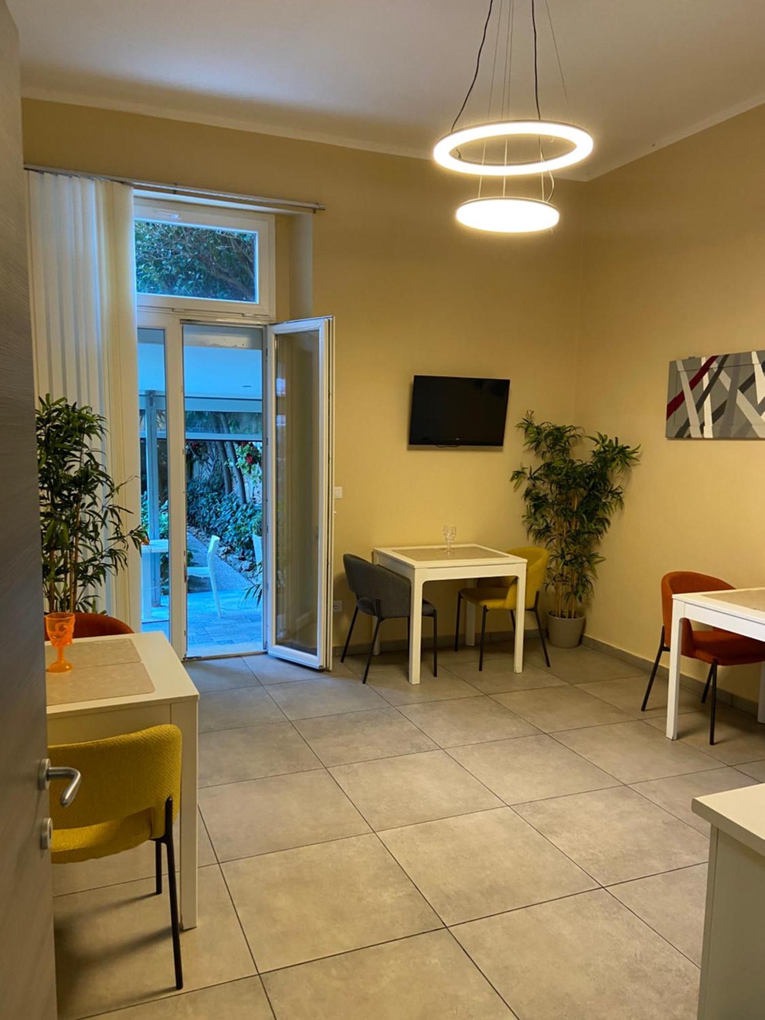 Paradise Inn Livorno Bagian luar foto