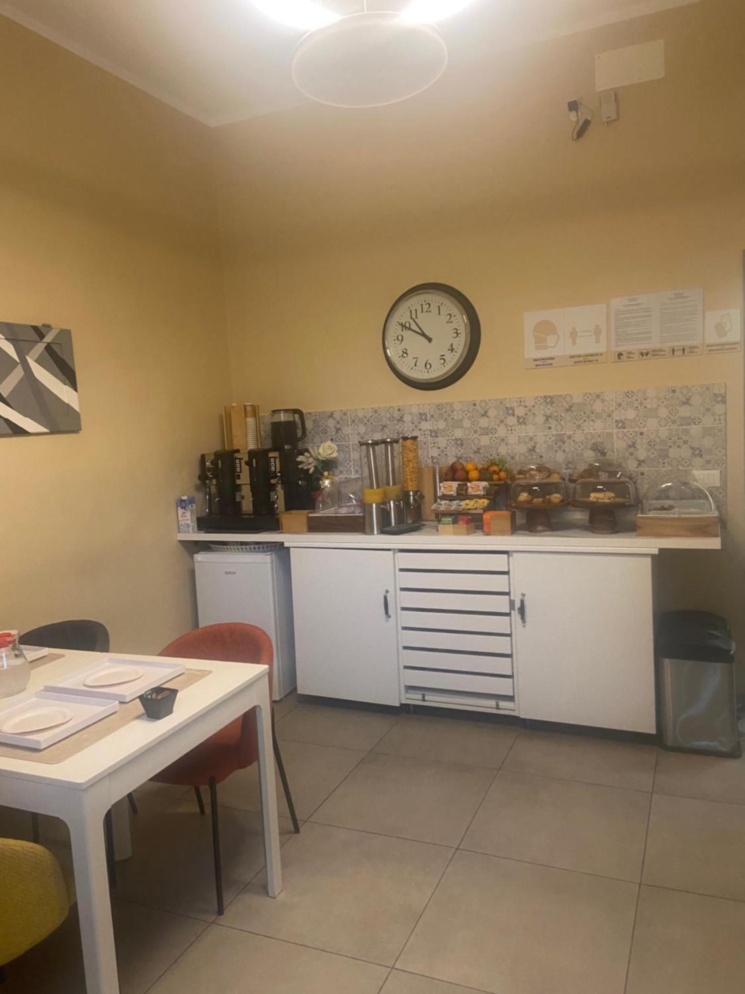Paradise Inn Livorno Bagian luar foto