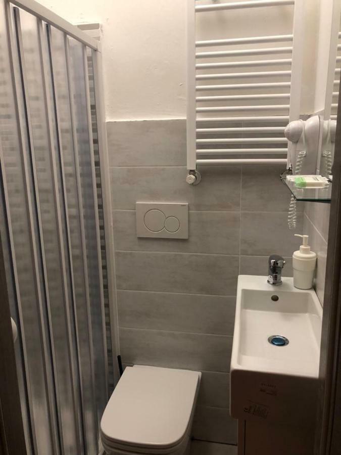 Paradise Inn Livorno Bagian luar foto